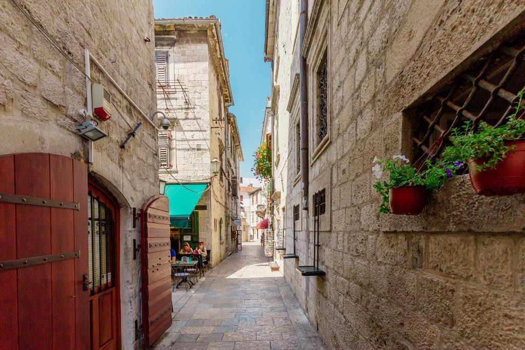 Old Town Museum Square Apartment Kotor Exterior foto